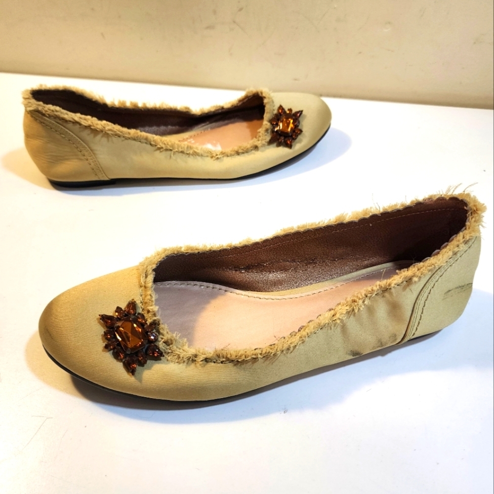 Simple Vera DEMITAZZA CITRINE Embellished Gold Flats with Frayed Edges 7M